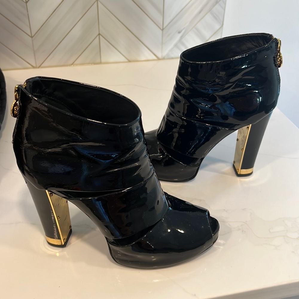 Tory Burch Jeslann Bootie-Black Patent